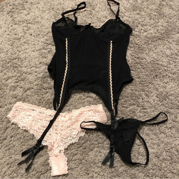 Adore Me Lingerie Set - Picture 1 of 4